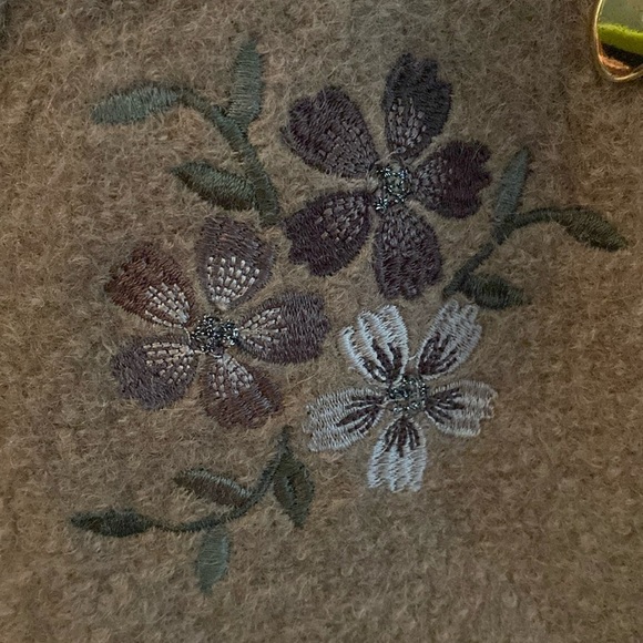 Baya, floral embroidered lined wool jacket with removable fur collar Size Large - Picture 7 of 17